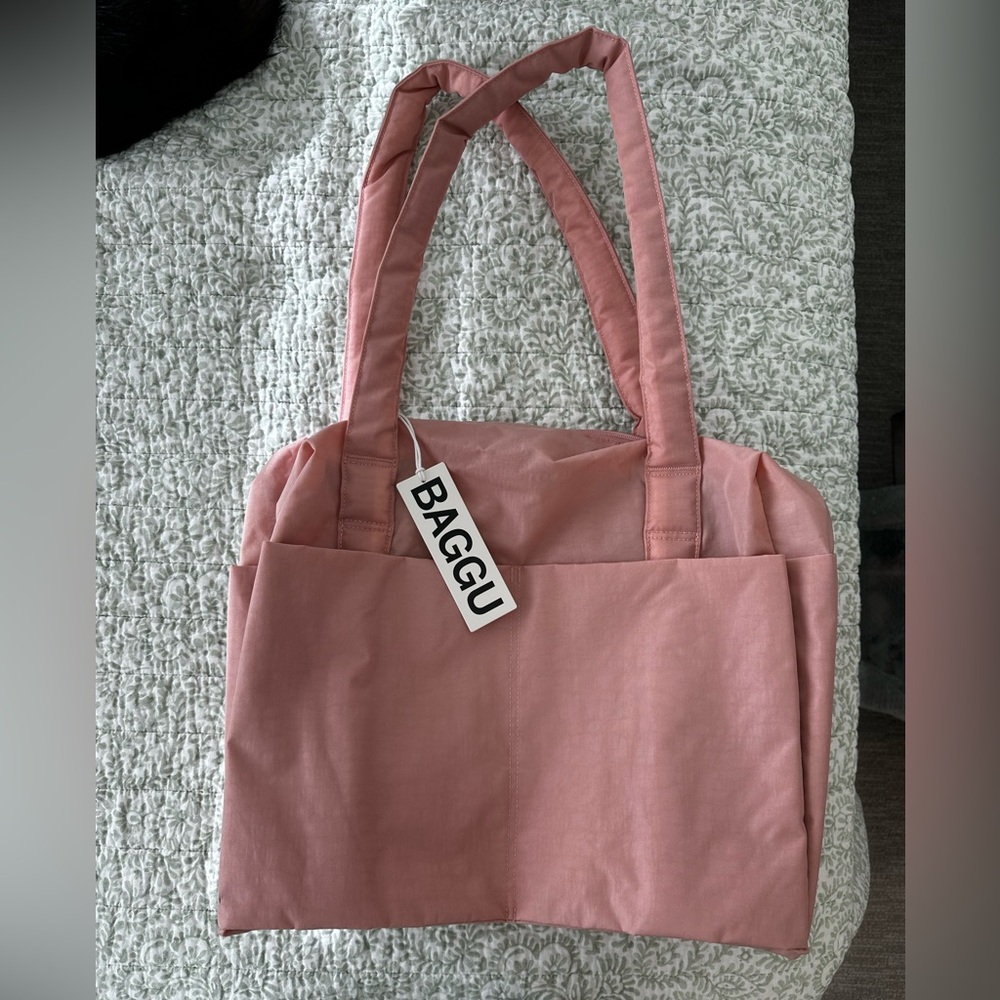 BAGGU Small Cloud Carry-On in Rose Tan